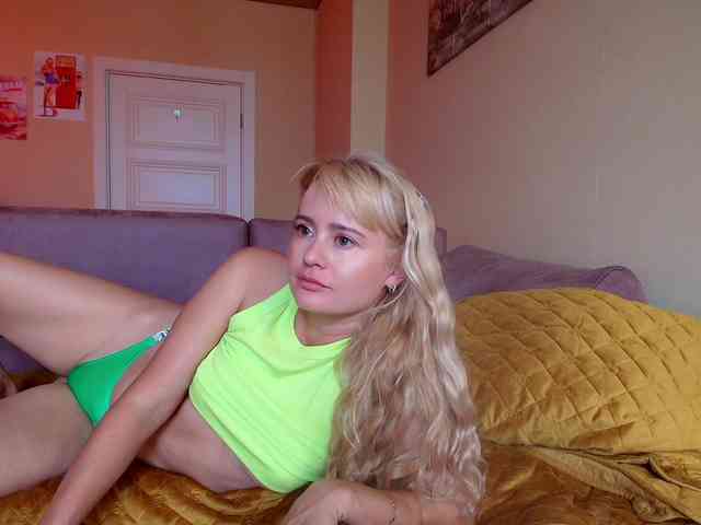 MissMotivated webcam