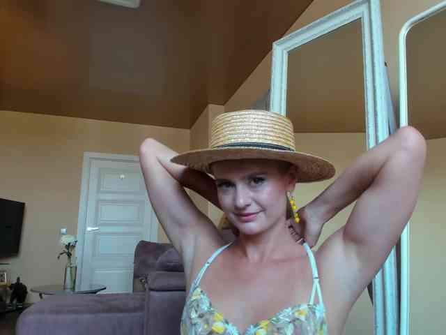 MissMotivated webcam