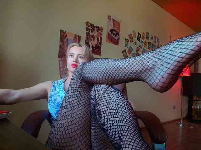 MissMotivated webcam