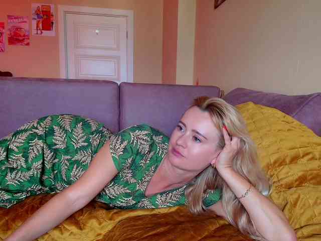 MissMotivated webcam