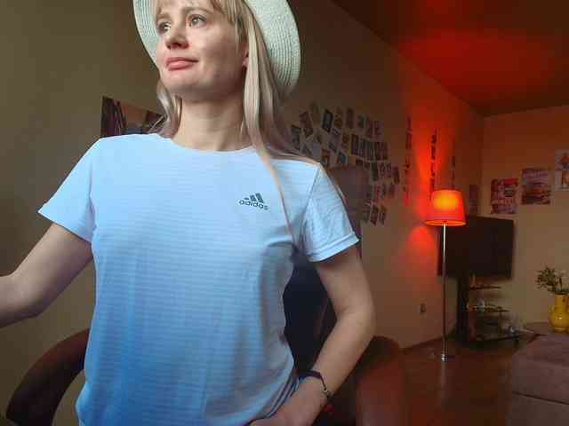 MissMotivated webcam