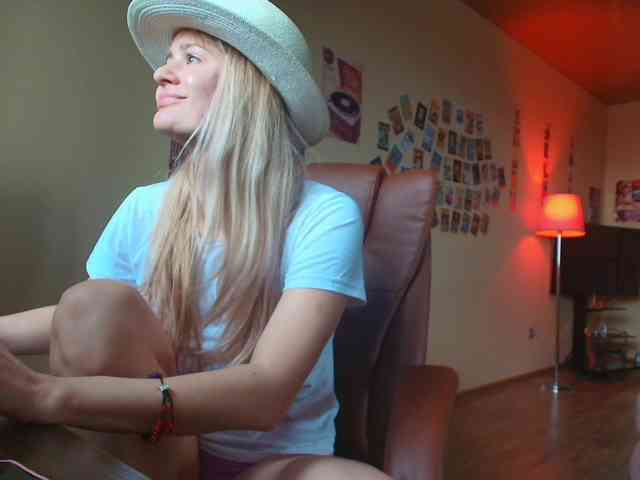 MissMotivated webcam