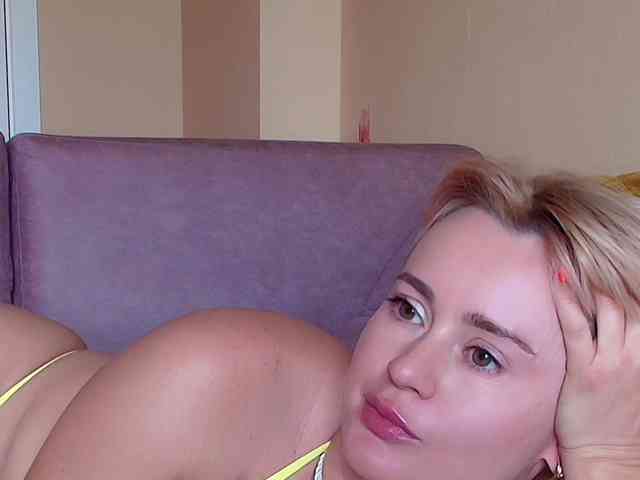 MissMotivated webcam