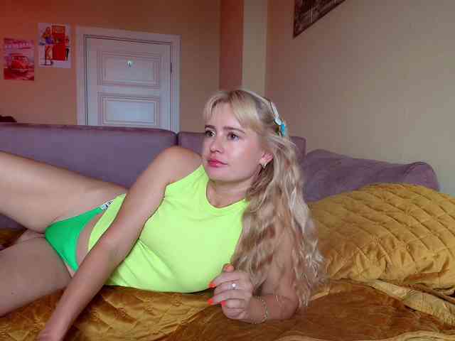 MissMotivated webcam