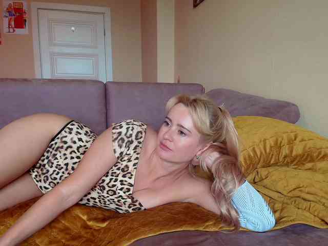MissMotivated webcam
