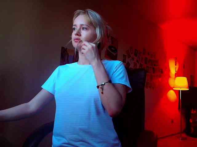 MissMotivated webcam