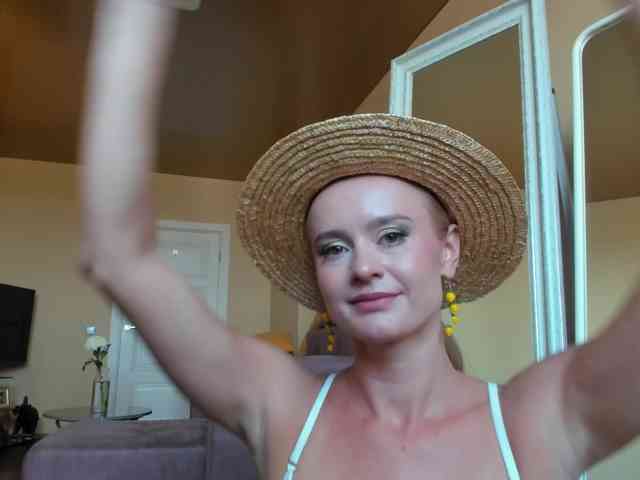 MissMotivated webcam