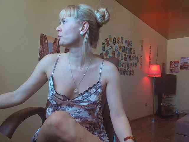 MissMotivated webcam