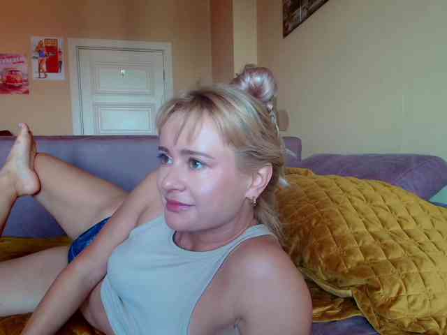 MissMotivated webcam