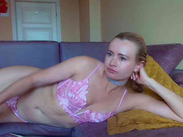 MissMotivated webcam