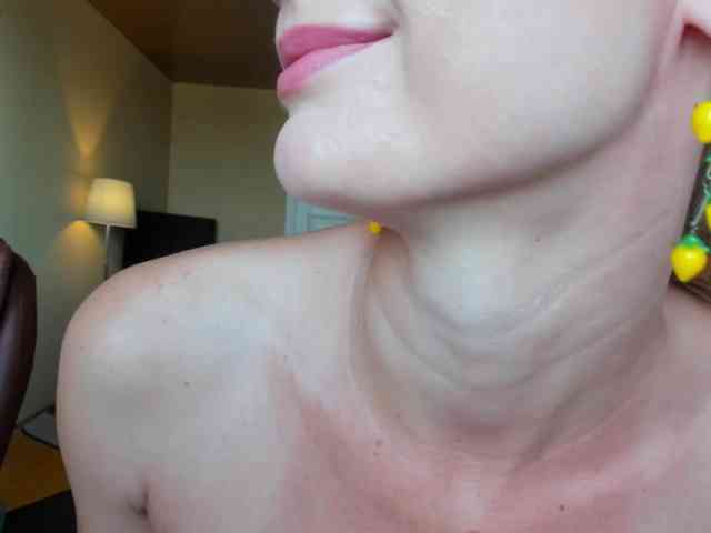 MissMotivated webcam