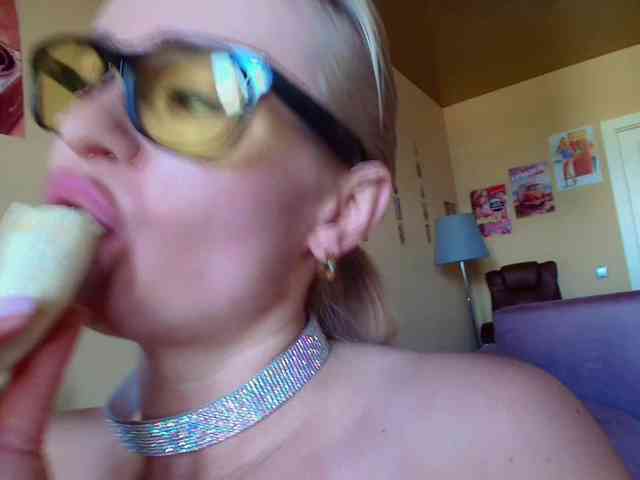 MissMotivated webcam