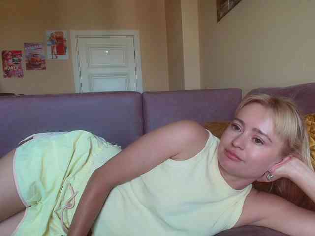 MissMotivated webcam