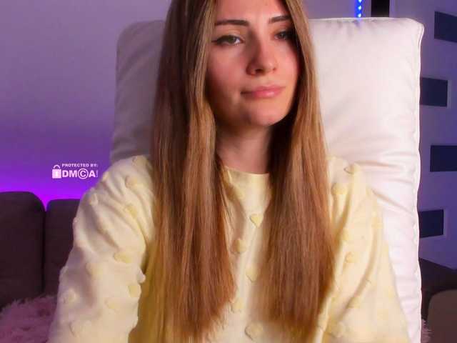 le modèle Meow est en webcam porno dans un show sur le site bongacams, il possède les tags suivants: White/Caucasian,Blonde,Shaved