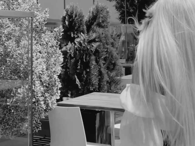 meow's BongaCams show and profile