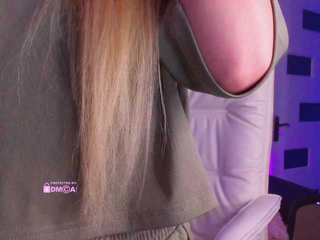 meow's BongaCams show and profile