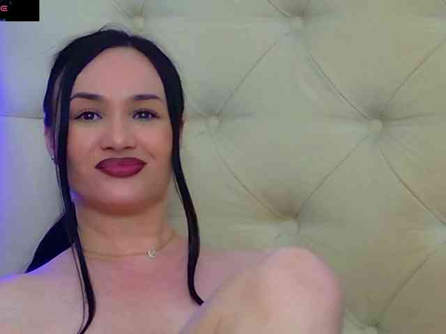 Model: DaliyaArabian