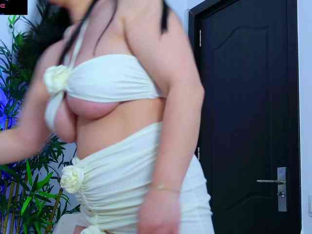 Model: DaliyaArabian