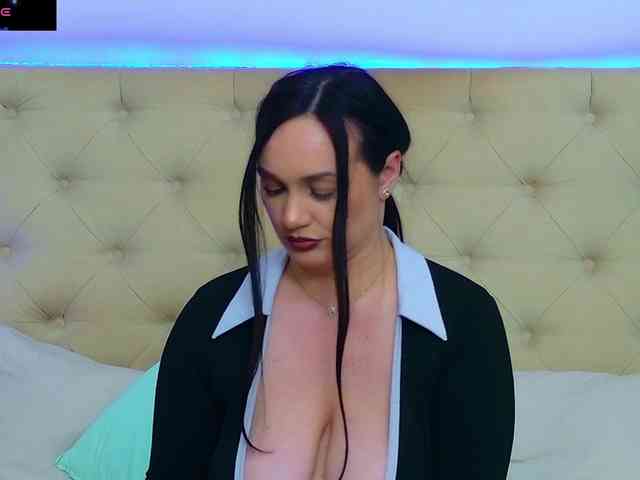 Model: DaliyaArabian