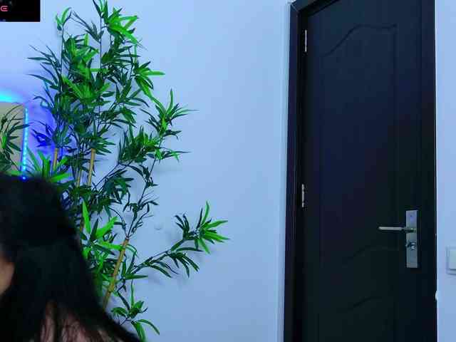 Model: DaliyaArabian