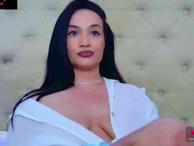 Model: DaliyaArabian