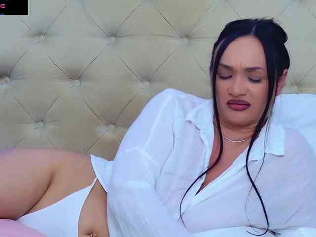 Model: DaliyaArabian