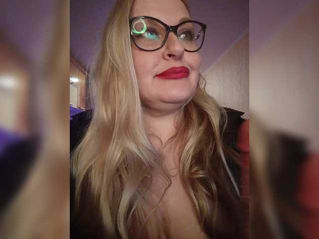 WifeyNusha's BongaCams show and profile