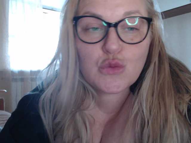 WifeyNusha live cam on BongaCams