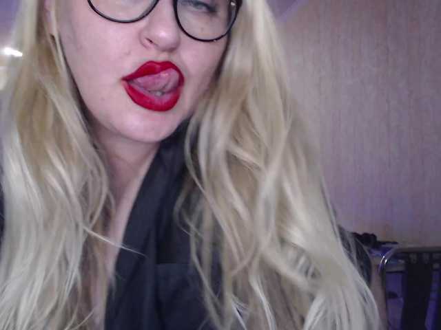 WifeyNusha's BongaCams show and profile