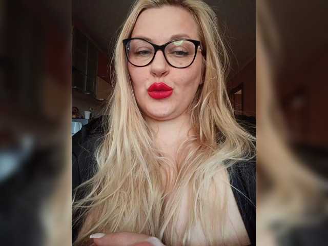 WifeyNusha live cam on BongaCams