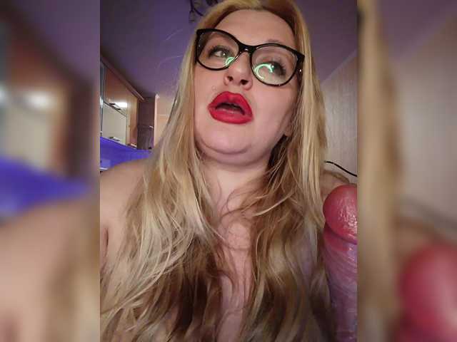 WifeyNusha's BongaCams show and profile