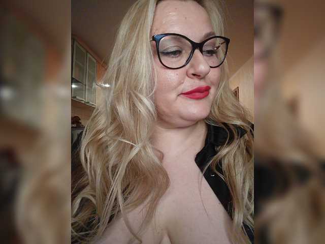 WifeyNusha live cam on BongaCams