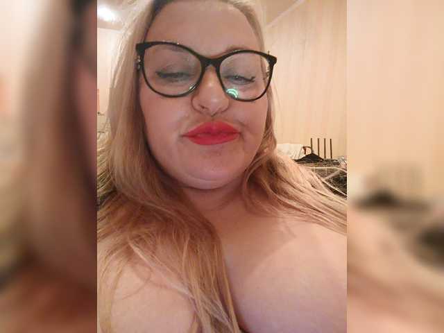 WifeyNusha live cam on BongaCams