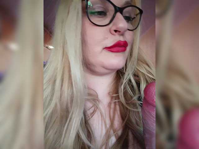 WifeyNusha's BongaCams show and profile