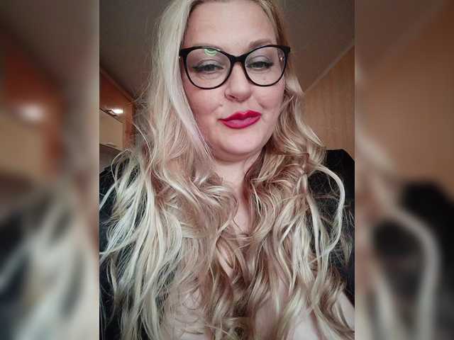 WifeyNusha live cam on BongaCams