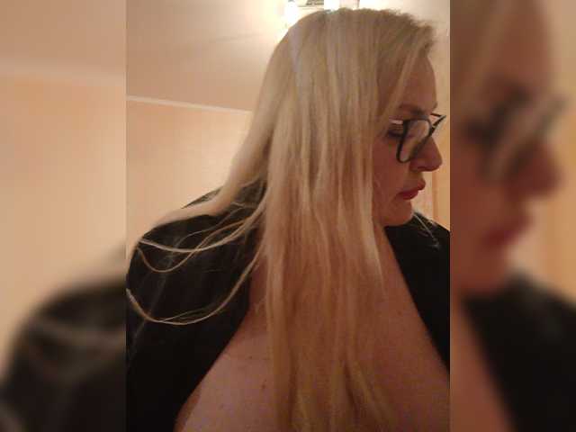 WifeyNusha live cam on BongaCams