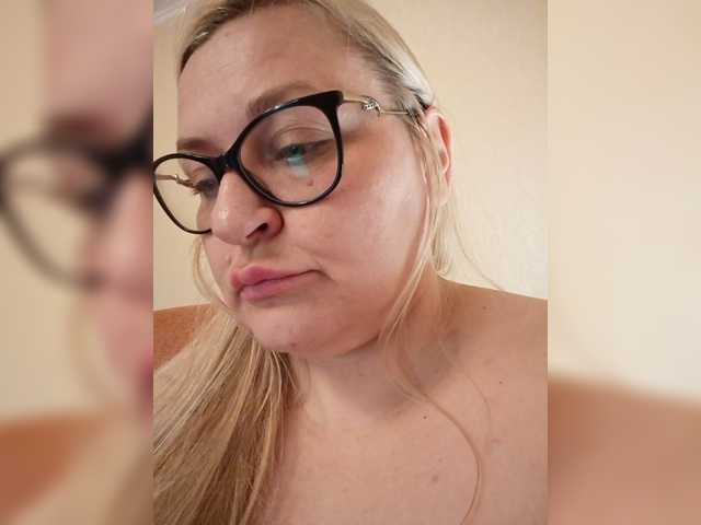 WifeyNusha live cam on BongaCams