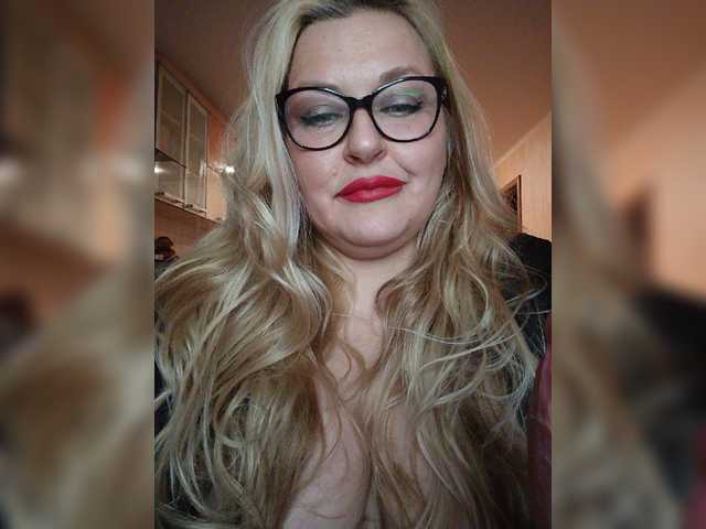 WifeyNusha live cam on BongaCams