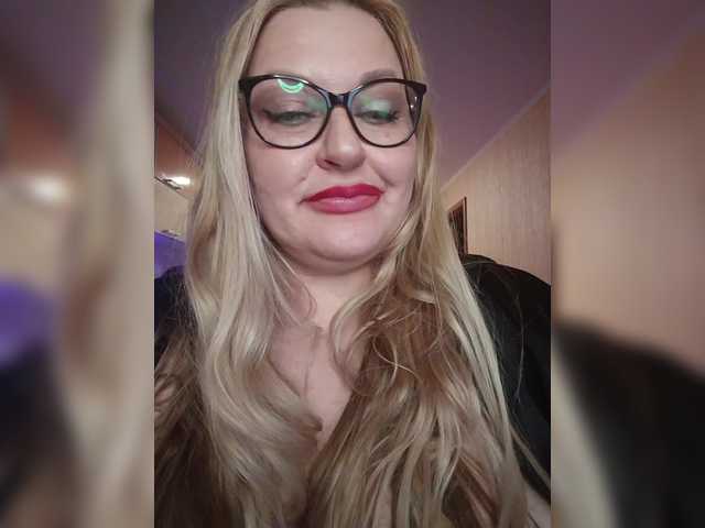 WifeyNusha's BongaCams show and profile