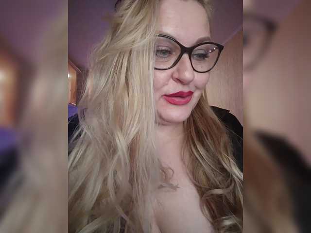 WifeyNusha's BongaCams show and profile