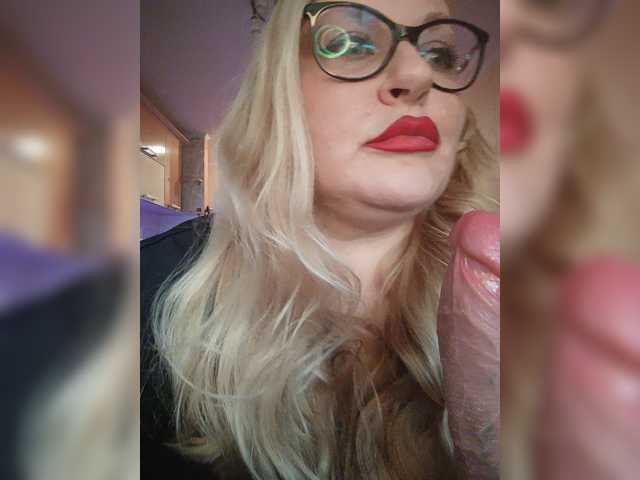 WifeyNusha's BongaCams show and profile