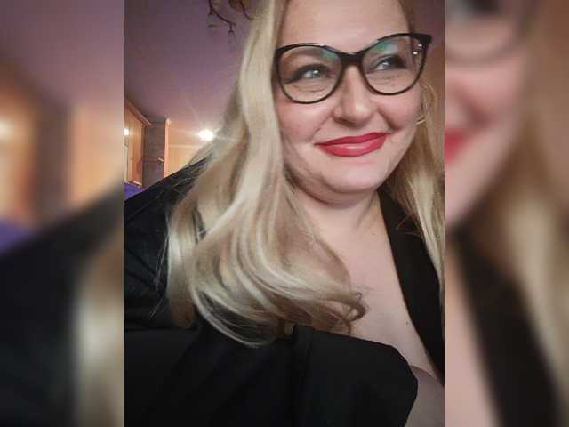 WifeyNusha's BongaCams show and profile