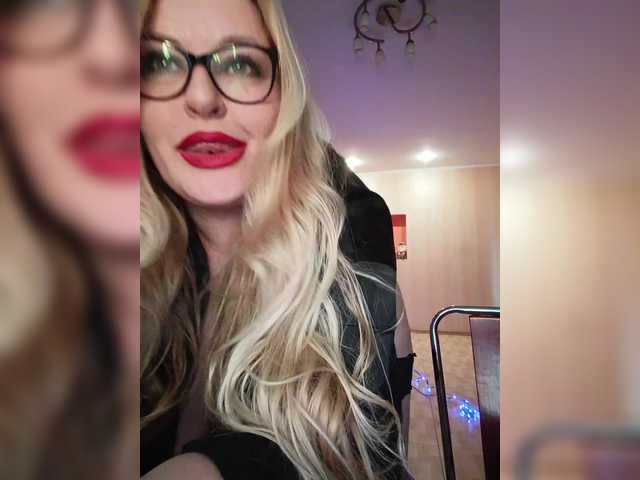 WifeyNusha's BongaCams show and profile