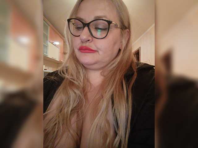 WifeyNusha live cam preview