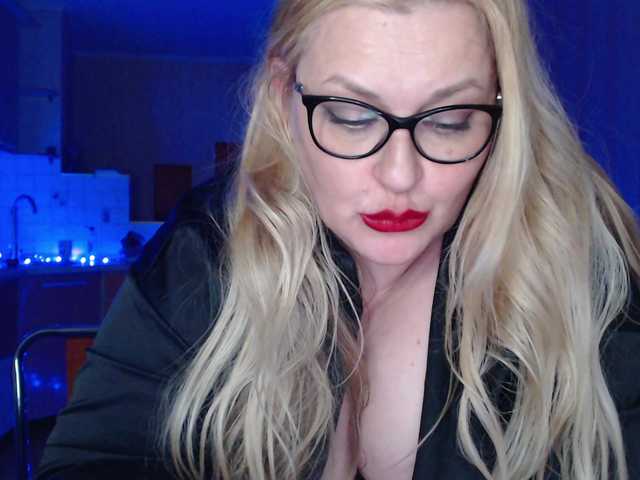 WifeyNusha's BongaCams show and profile