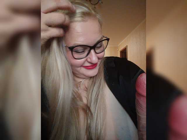 WifeyNusha live webcam show