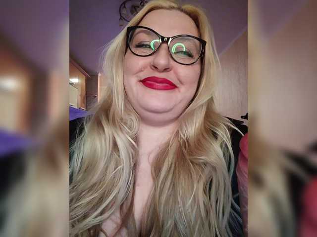 WifeyNusha's BongaCams show and profile