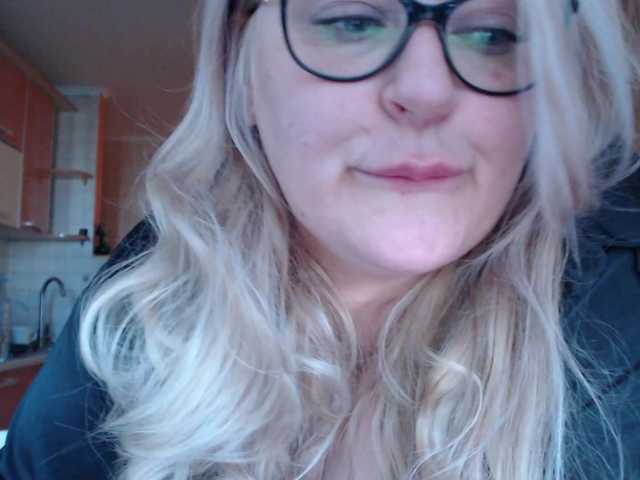 WifeyNusha live cam on BongaCams