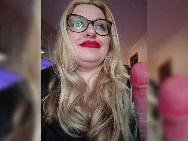 WifeyNusha's BongaCams show and profile