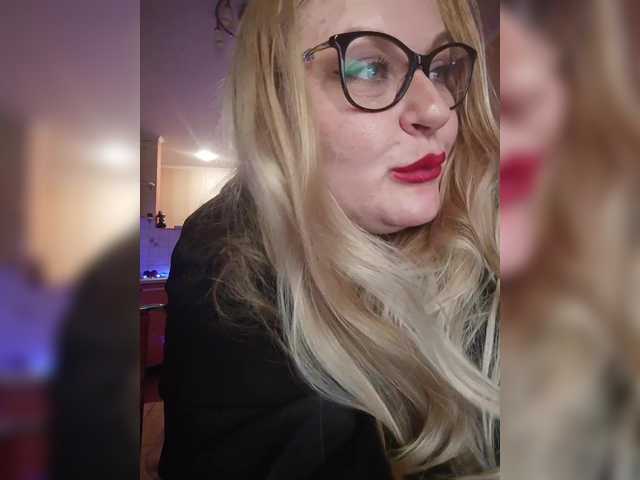 WifeyNusha's BongaCams show and profile